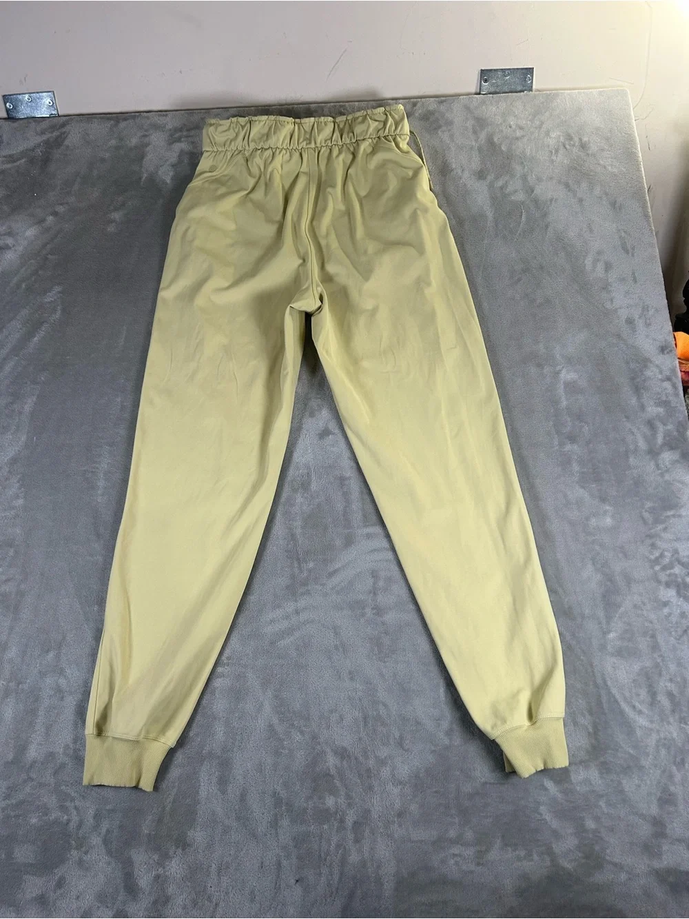 Lululemon stretch high rise on the fly Pale Yellow Joggers - Picture 7 of 11